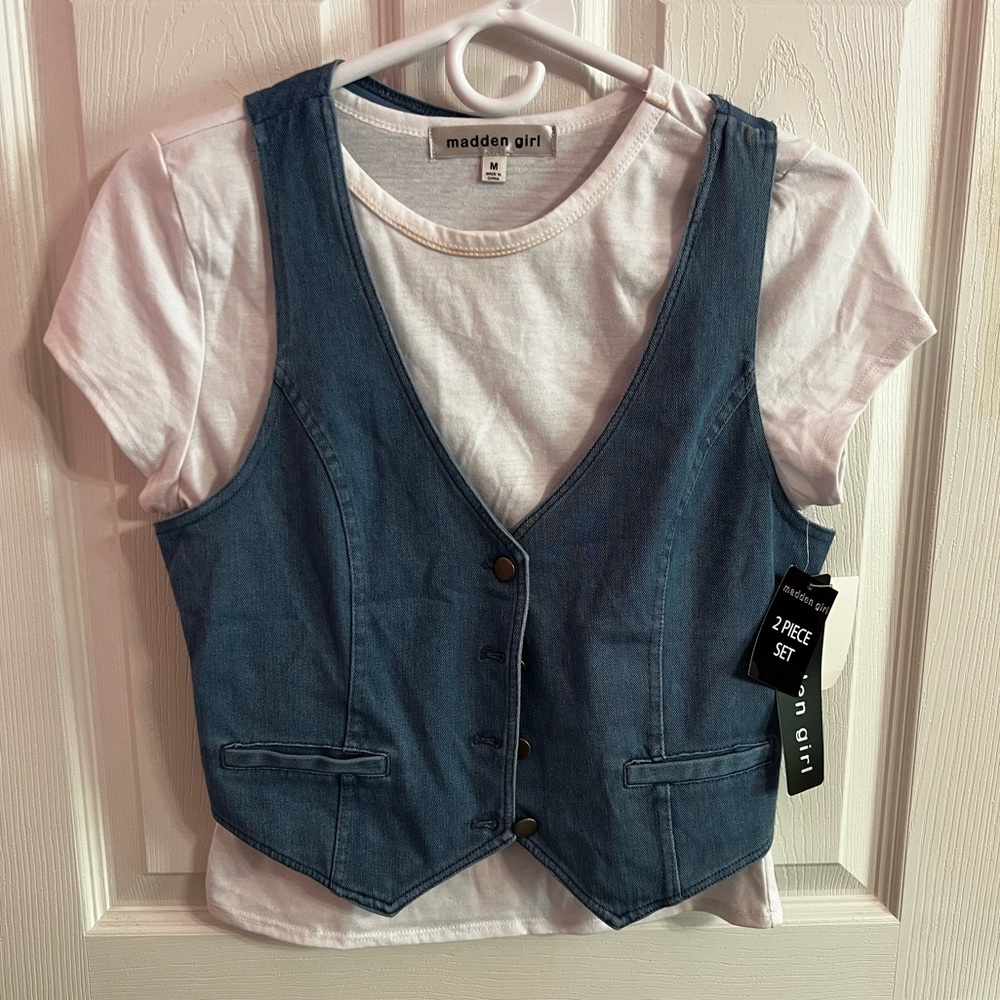 Madden Girl 2-pc. Button Front Vest and Tee set size M
